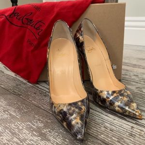 Christian Louboutin So Kate Vernis Mouchete